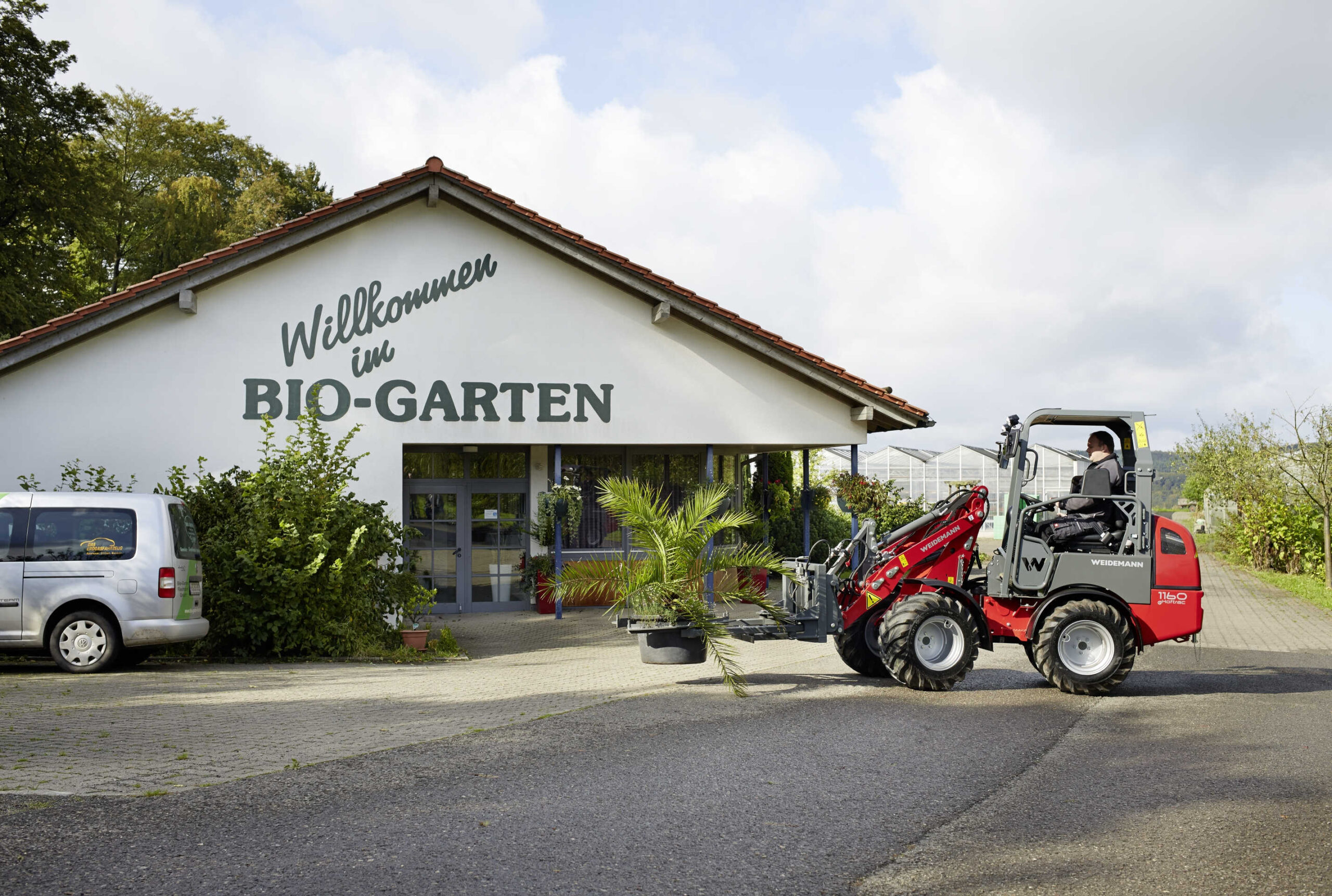 WM_image_1160_eHoftrac_Topfgreifer_P3A3152_action (1)